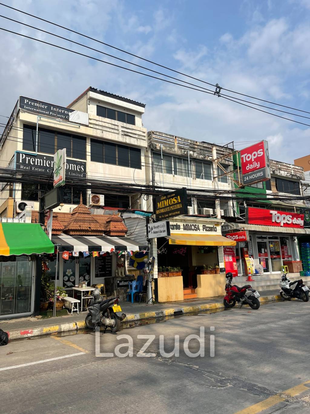 3 Story Building in Jomtien Beach