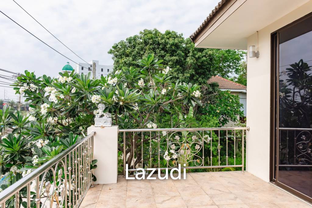 2 Storey 5 Bed Pool Villa near the beach