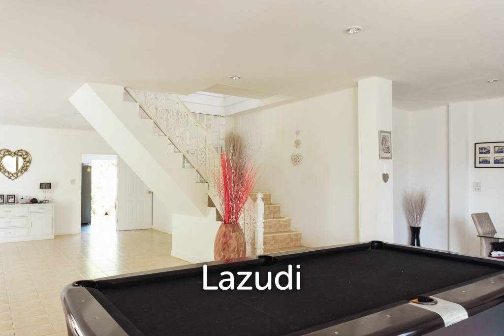 2 Storey 5 Bed Pool Villa near the beach