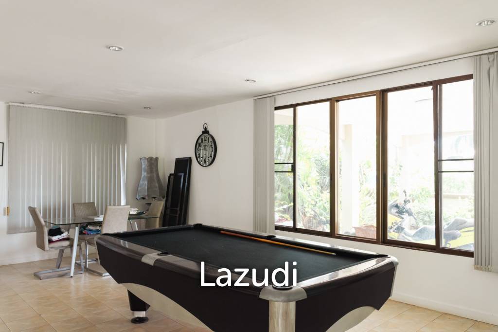 2 Storey 5 Bed Pool Villa near the beach