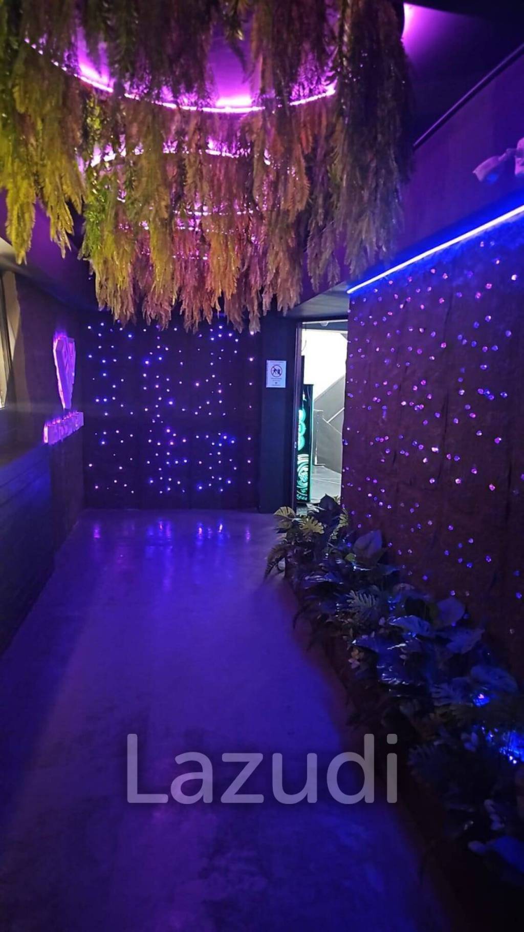 Prime 350SQM Thong Lo 10 Fully Furnished Nightclub Ready to Move in !! - Key Money 4.5M