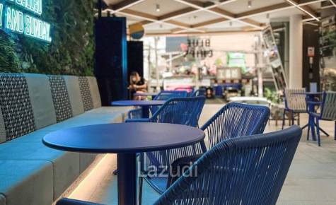 First Floor on Very Busy Thong Lo 10 with 100sqm seating additional space - Perfect for Restaurants, Wine Bar, Pub, etc