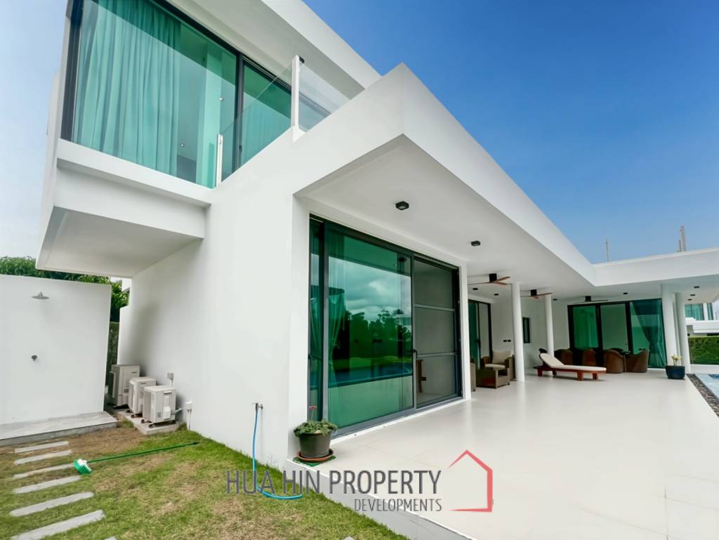 For Sale - Luxury 4 Bedroom Villa with Private Pool in La Lua