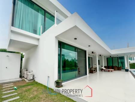 For Sale - Luxury 4 Bedroom Villa with Private Pool in La Lua