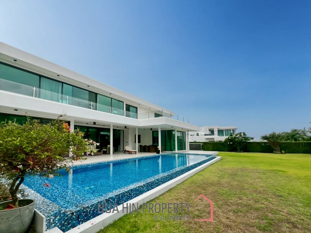 For Sale - Luxury 4 Bedroom Villa with Private Pool in La Lua