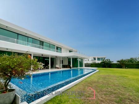 For Sale - Luxury 4 Bedroom Villa with Private Pool in La Lua