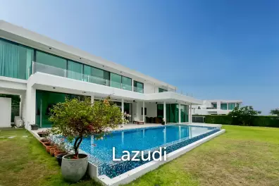 วิลล่า 2 ชั้นสไตล์โมเดิร์นพร้อมสระว่ายน้ำส่วนตัวในโครงการ La Lua Resort ที่หัวหิน