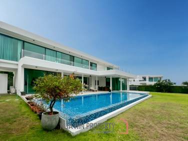 For Sale - Luxury 4 Bedroom Villa with Private Pool in La Lua