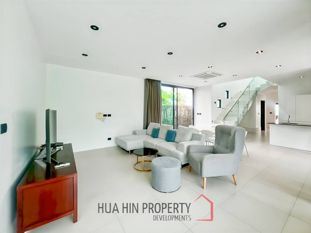 For Sale - Luxury 4 Bedroom Villa with Private Pool in La Lua