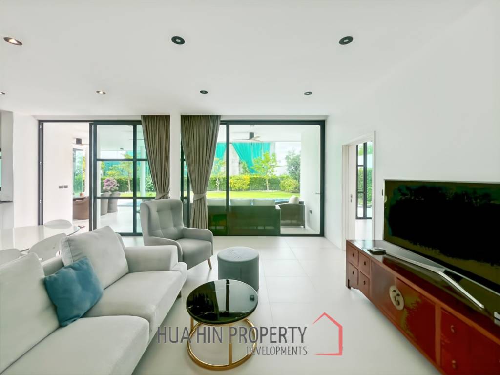 For Sale - Luxury 4 Bedroom Villa with Private Pool in La Lua