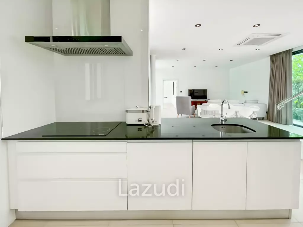 For Sale - Luxury 4 Bedroom Villa with Private Pool in La Lua