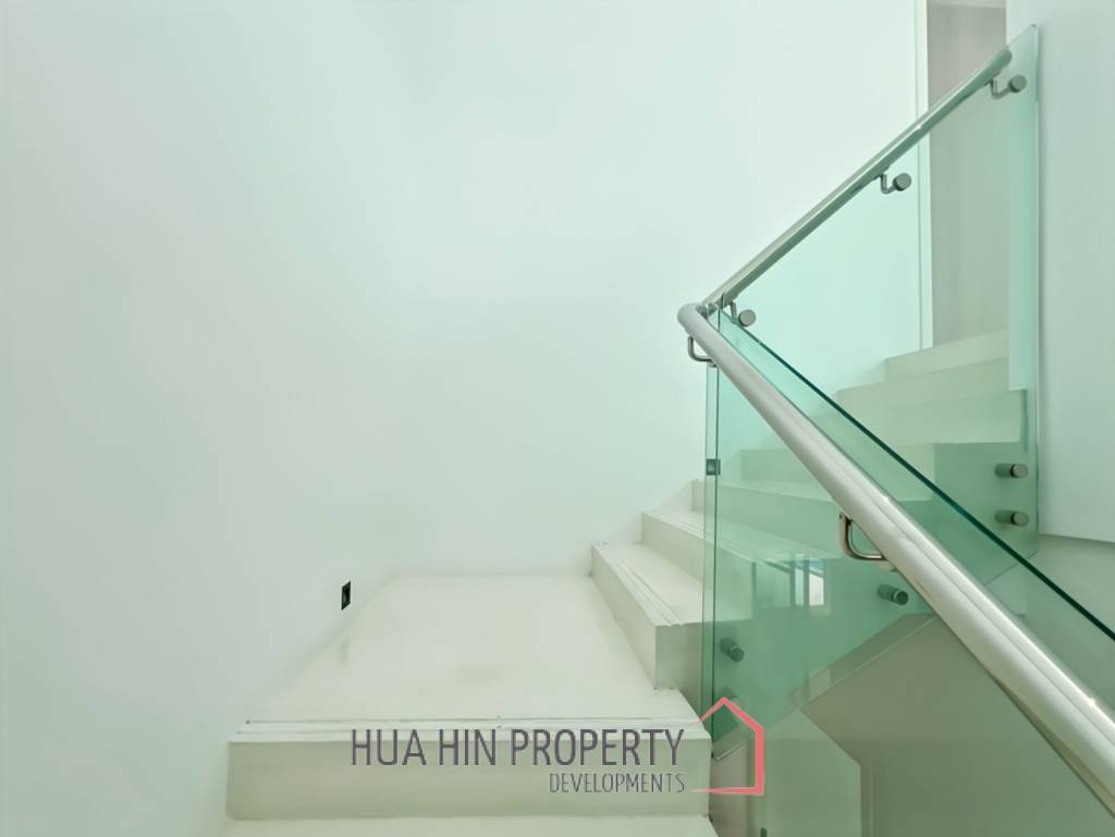 For Sale - Luxury 4 Bedroom Villa with Private Pool in La Lua