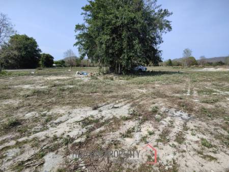 Land with Road Frontage 1 Rai Near Black Mountain Golf - For Sale