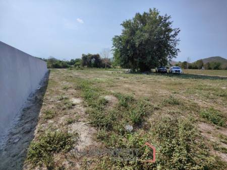 Land with Road Frontage 1 Rai Near Black Mountain Golf - For Sale