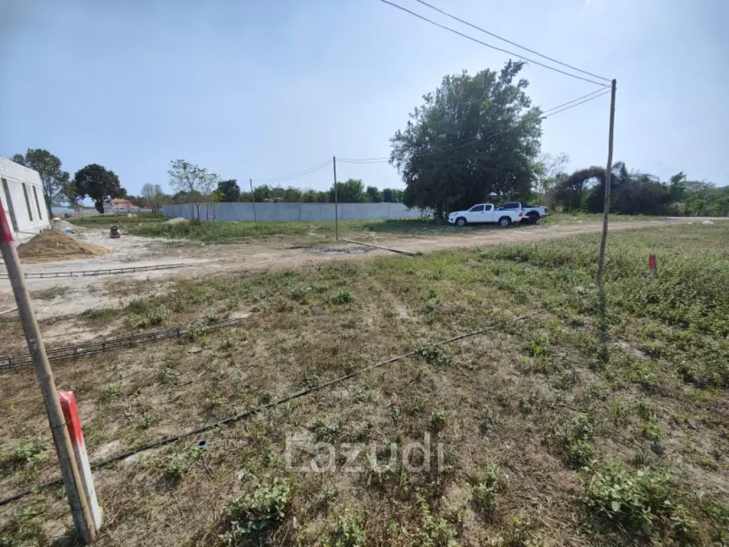 Land with Road Frontage 1 Rai Near Black Mountain Golf - For Sale