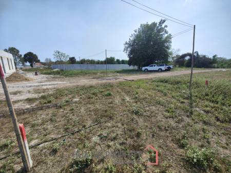 Land with Road Frontage 1 Rai Near Black Mountain Golf - For Sale