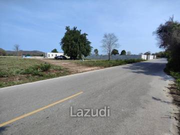 Land with Road Frontage 1 Rai Near Black Mountain Golf - For Sale