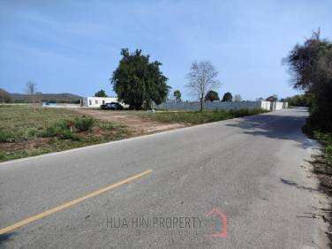 Land with Road Frontage 1 Rai Near Black Mountain Golf - For Sale