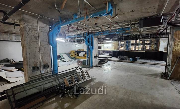 Prime Sukhumvit 24 Retail Space (no restaurant or bars) – 295sqm at High-Traffic Corner