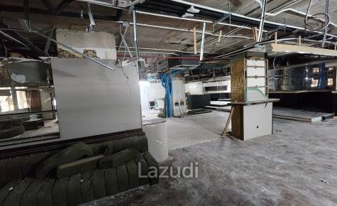 Prime Sukhumvit 24 Retail Space (no restaurant or bars) – 295sqm at High-Traffic Corner