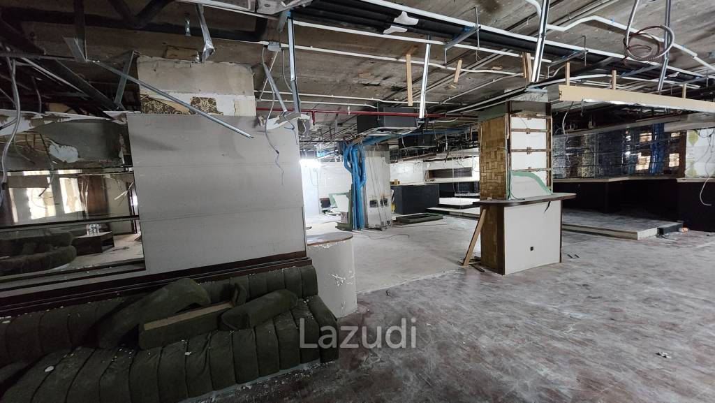 Prime Sukhumvit 24 Retail Space (no restaurant or bars) – 295sqm at High-Traffic Corner
