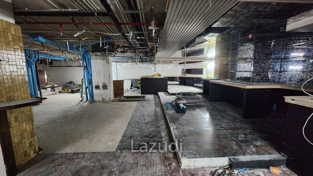 Prime Sukhumvit 24 Retail Space (no restaurant or bars) – 295sqm at High-Traffic Corner