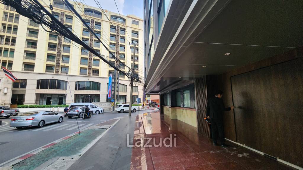 Prime Sukhumvit 24 Retail Space (no restaurant or bars) – 295sqm at High-Traffic Corner