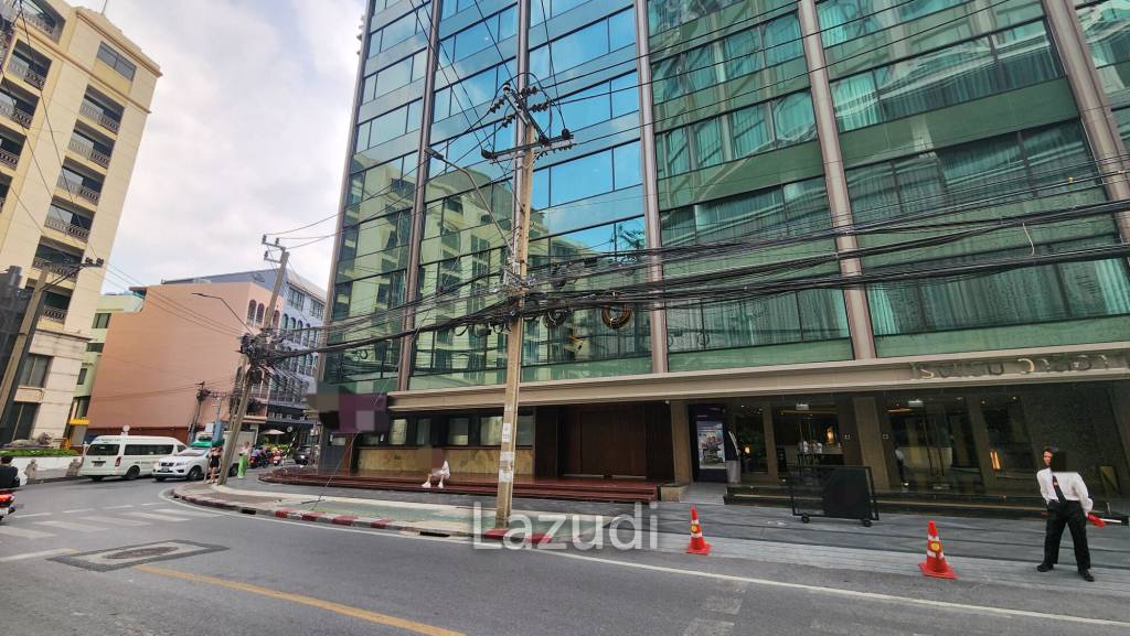 Prime Sukhumvit 24 Retail Space (no restaurant or bars) – 295sqm at High-Traffic Corner