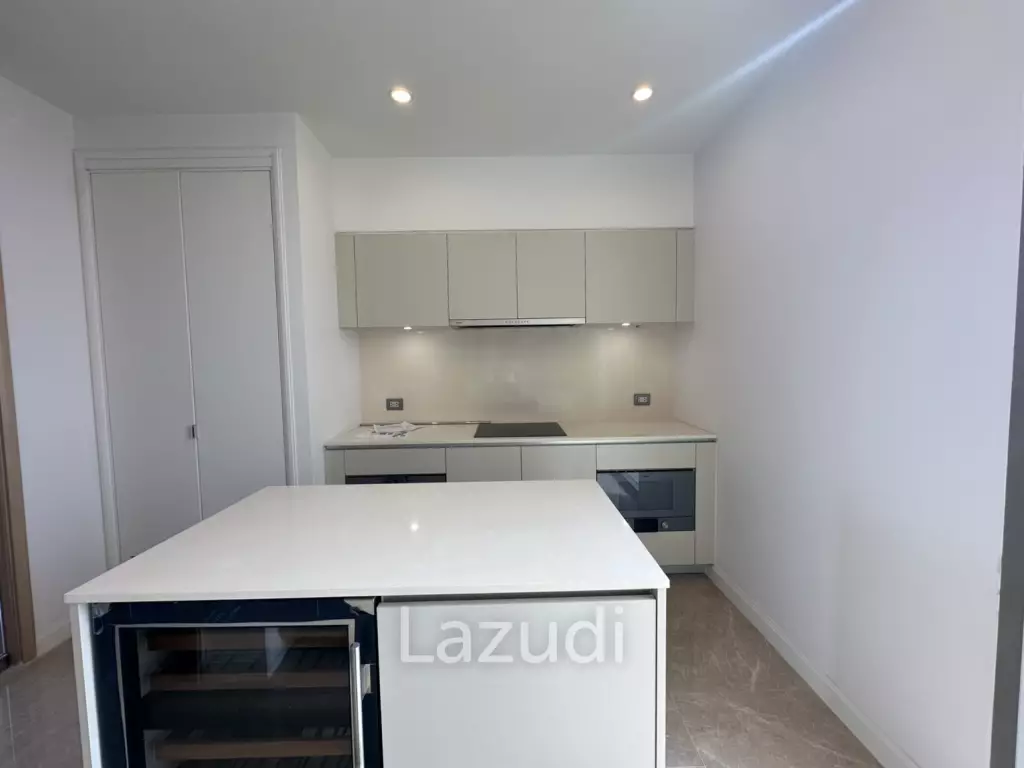 4 Bed 4 Bath 300 SQ.M . Magnolias Waterfront Residences
