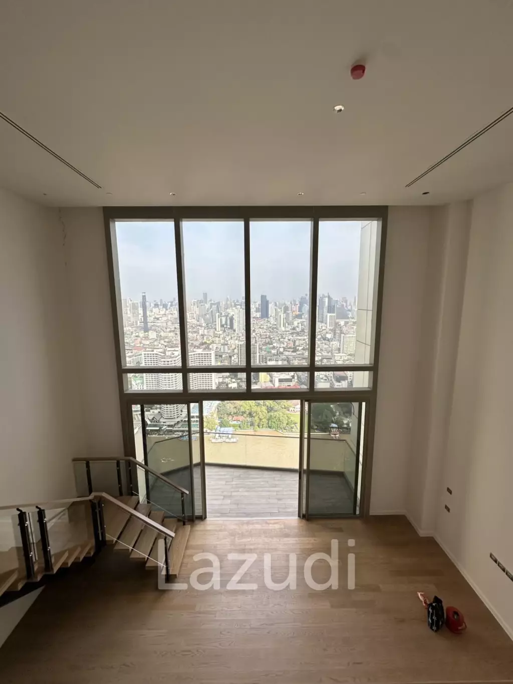 4 Bed 4 Bath 300 SQ.M . Magnolias Waterfront Residences