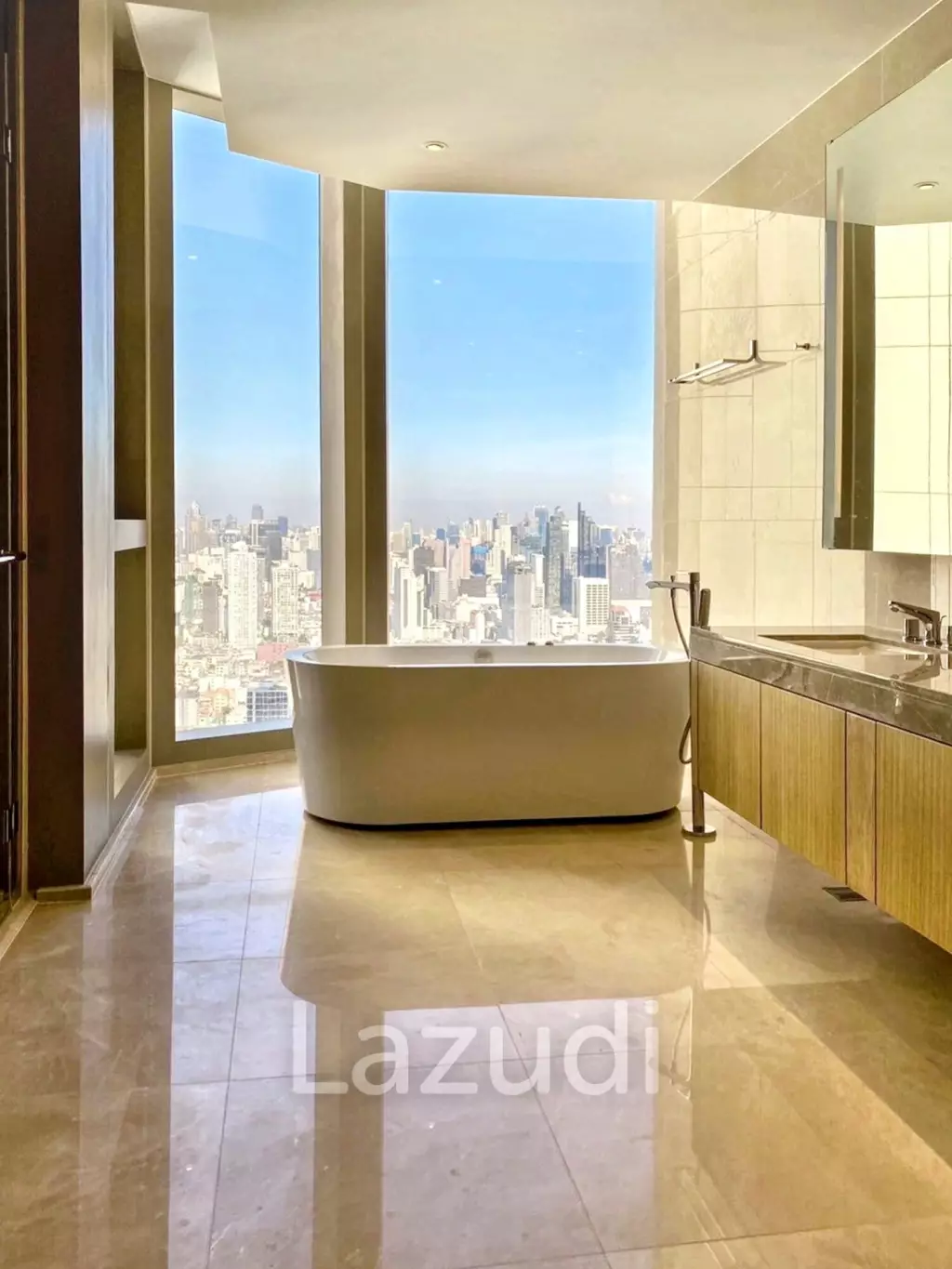 4 Bed 4 Bath 300 SQ.M . Magnolias Waterfront Residences