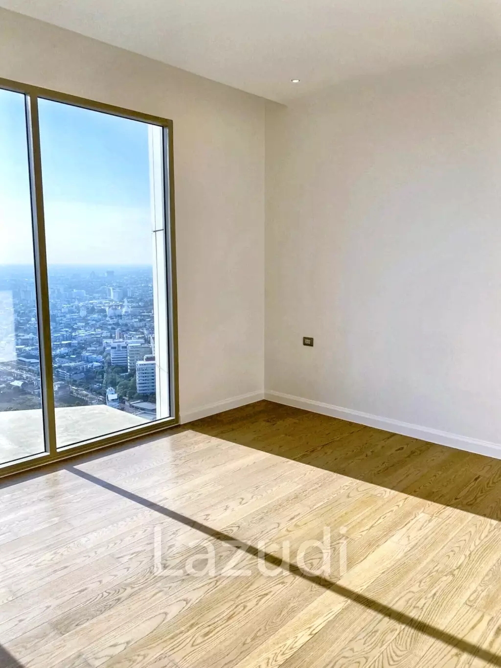4 Bed 4 Bath 300 SQ.M . Magnolias Waterfront Residences