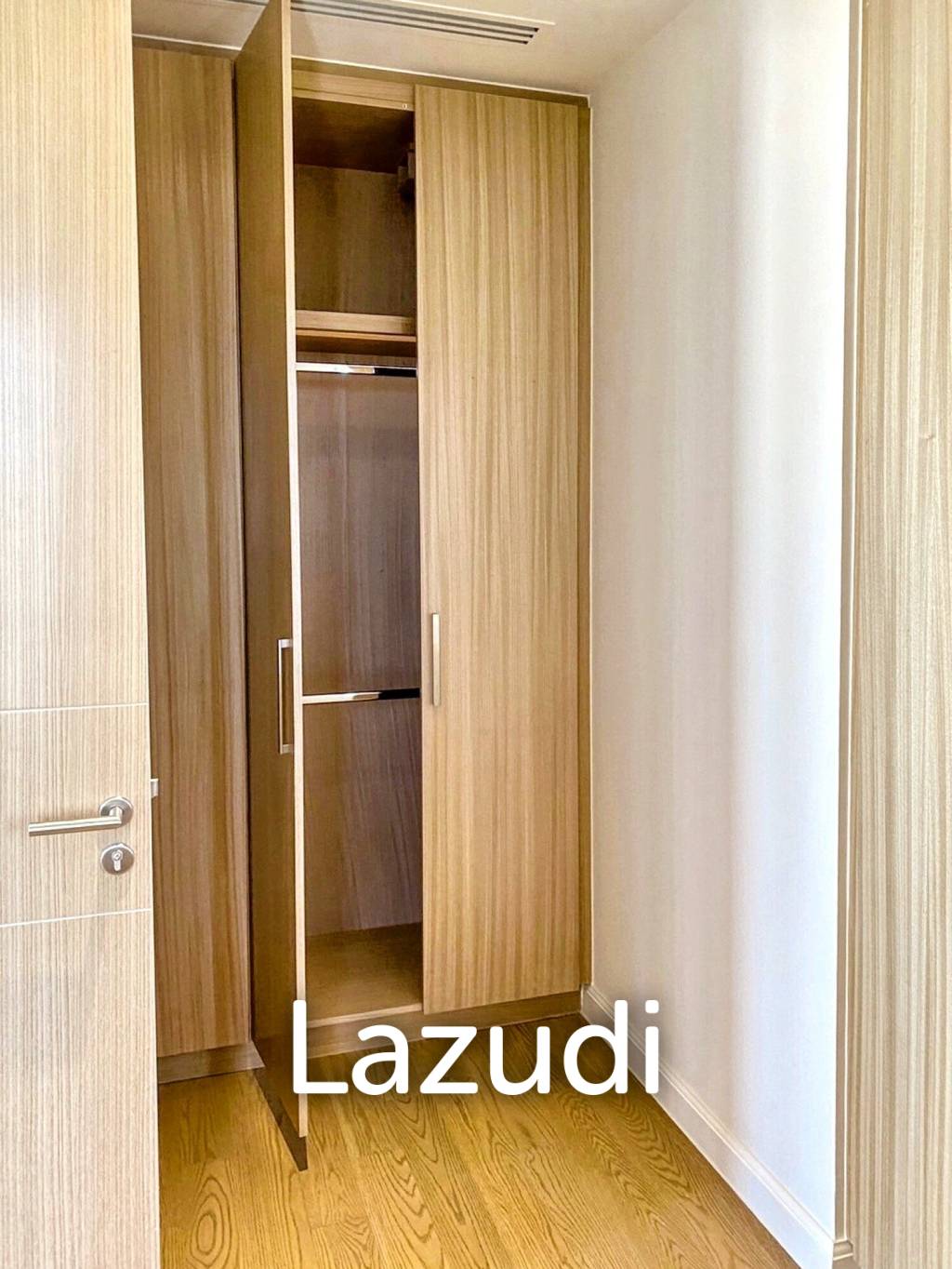 4 Bed 4 Bath 300 SQ.M . Magnolias Waterfront Residences