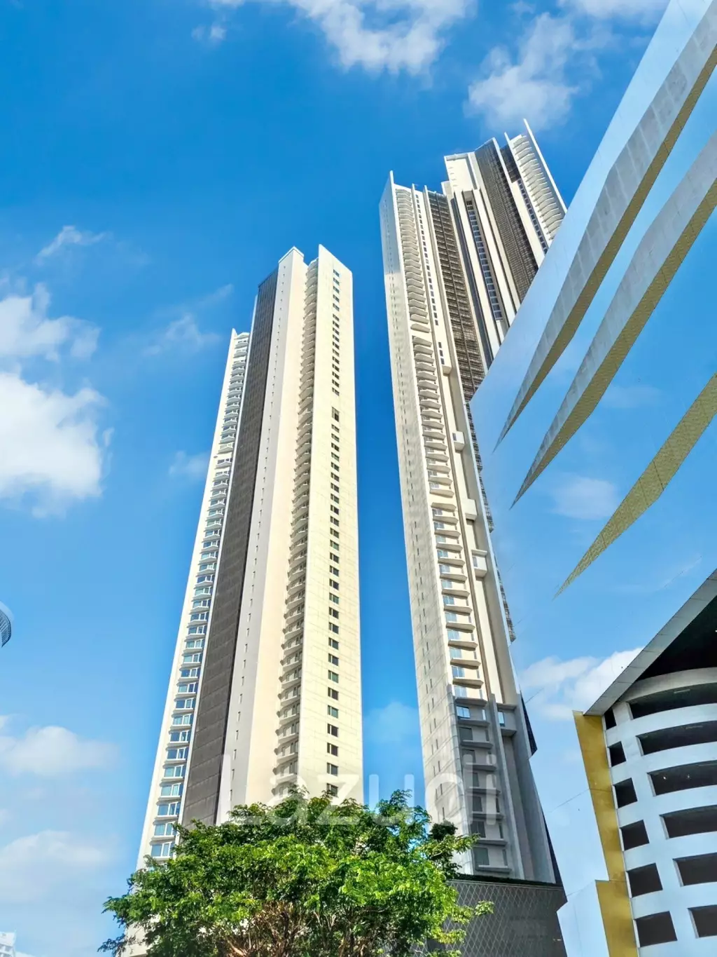 4 Bed 4 Bath 300 SQ.M . Magnolias Waterfront Residences