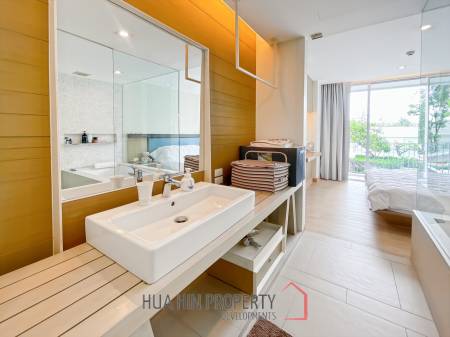 Ocas Condo: Luxury 2 Bedroom Beachfront Condo