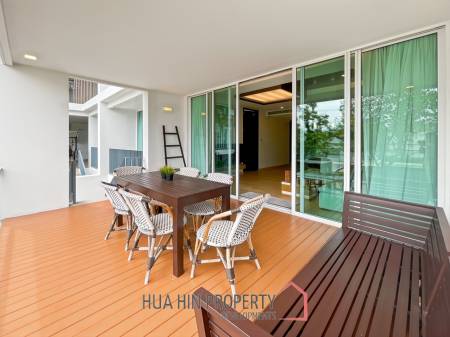 Ocas Condo: Luxury 2 Bedroom Beachfront Condo