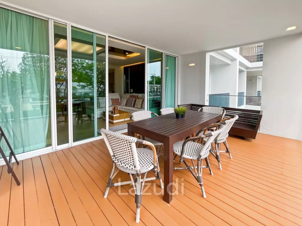 Ocas Condo: Luxury 2 Bedroom Beachfront Condo