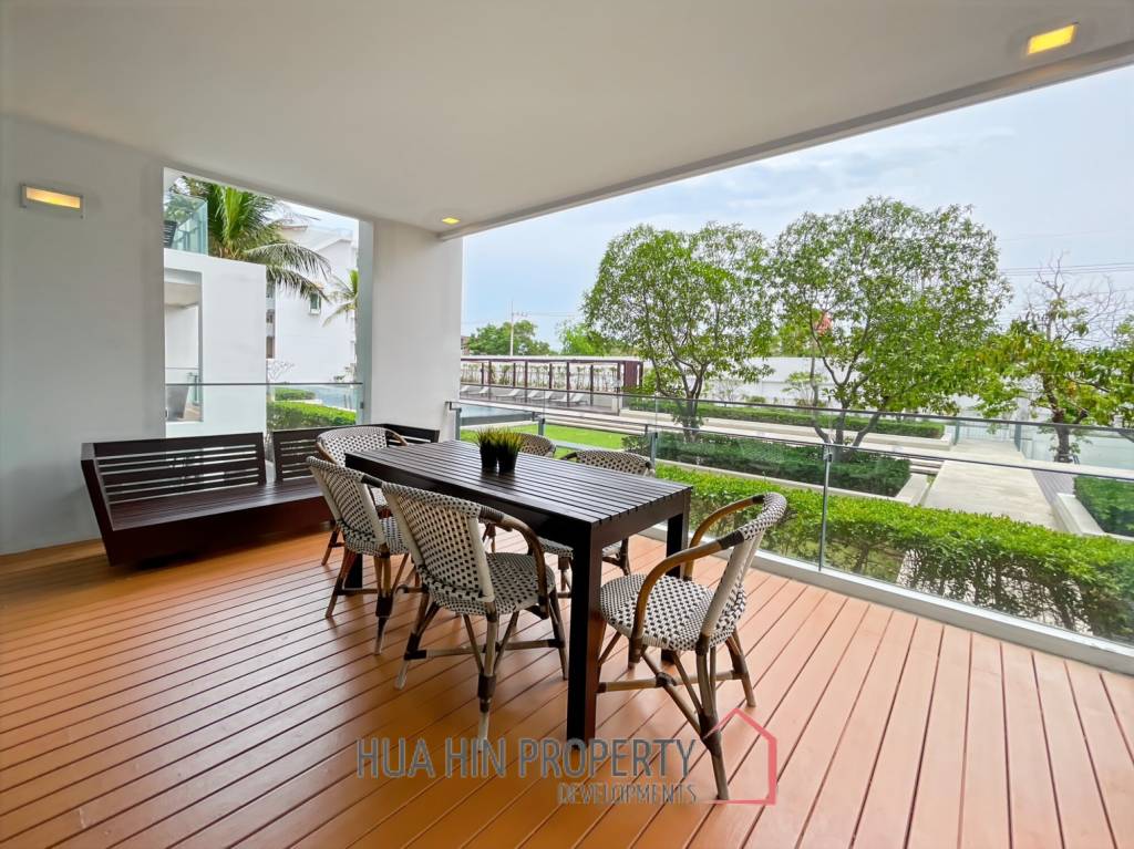 Ocas Condo: Luxury 2 Bedroom Beachfront Condo