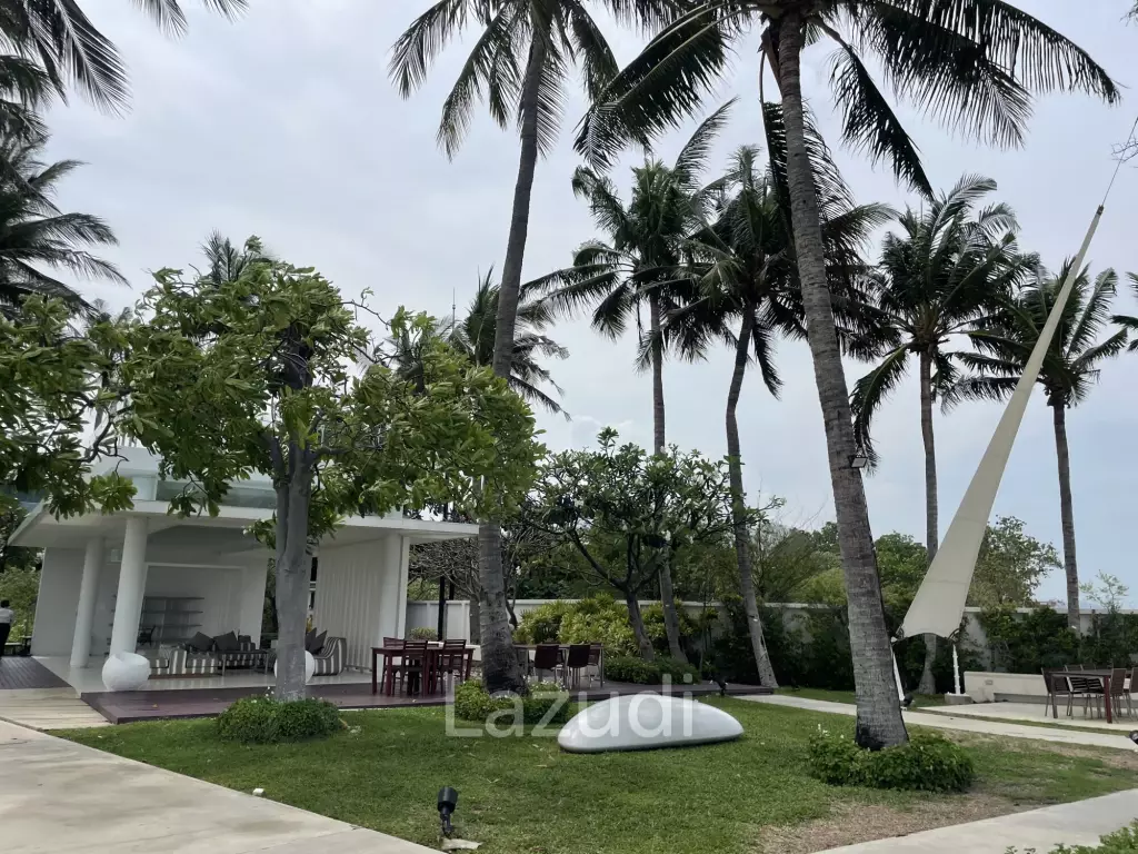 Ocas Condo: Luxury 2 Bedroom Beachfront Condo