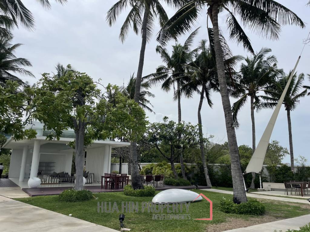 Ocas Condo: Luxury 2 Bedroom Beachfront Condo