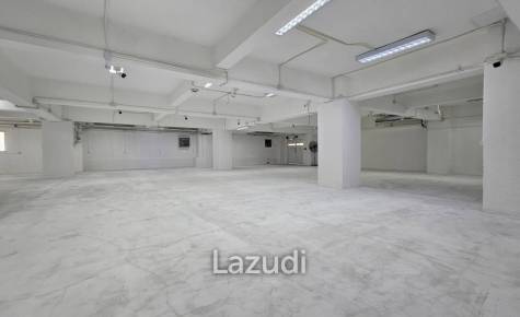 Food Hub and  Office Space Near BTS and Expressway