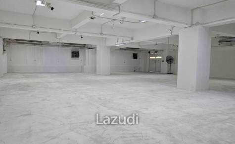 Food Hub and  Office Space Near BTS and Expressway