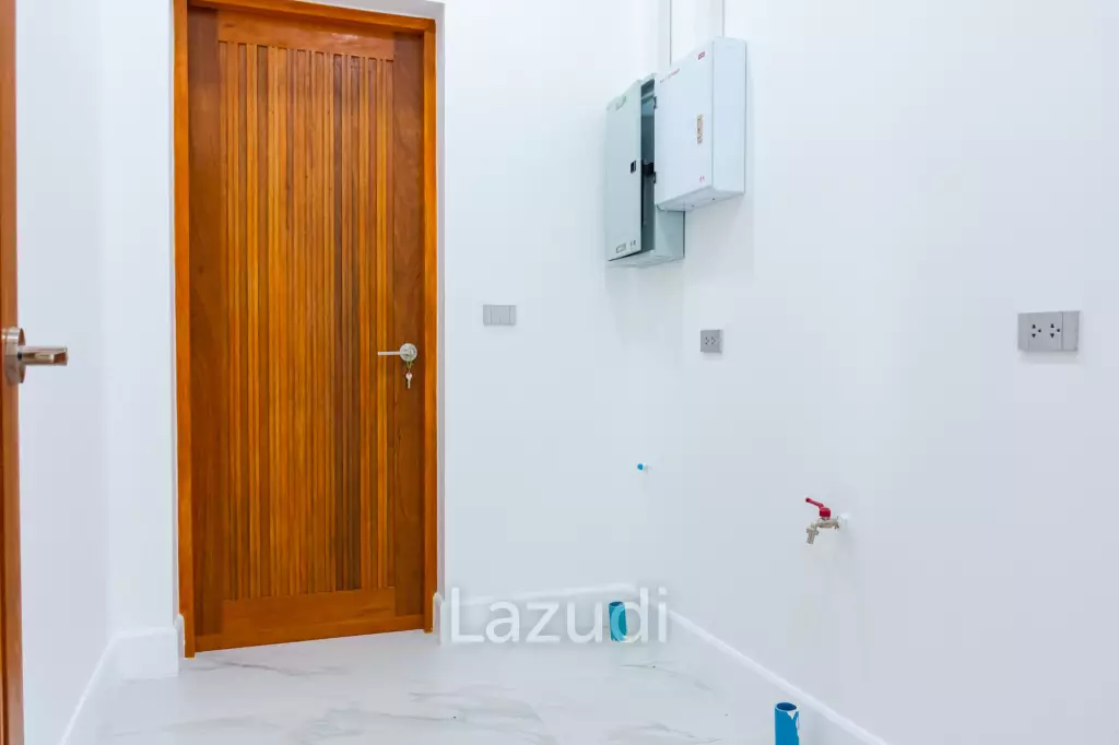 Modern Brand New 4 Bed Pool Villa