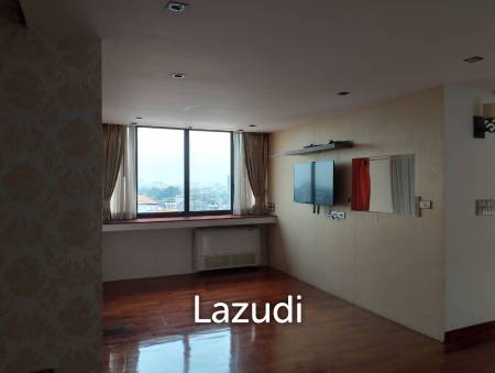 spacieous 1 bed 2 bath condo on 9th floor for sale