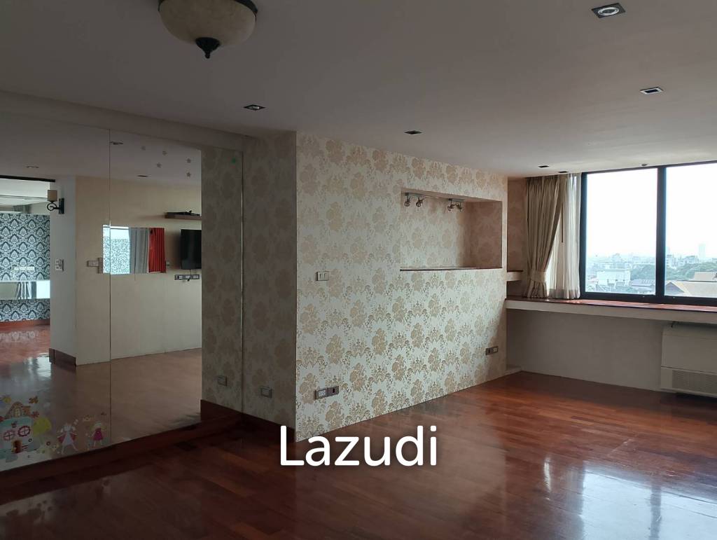 spacieous 1 bed 2 bath condo on 9th floor for sale