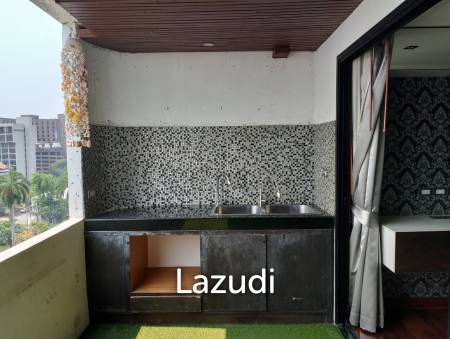 spacieous 1 bed 2 bath condo on 9th floor for sale