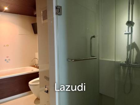 spacieous 1 bed 2 bath condo on 9th floor for sale