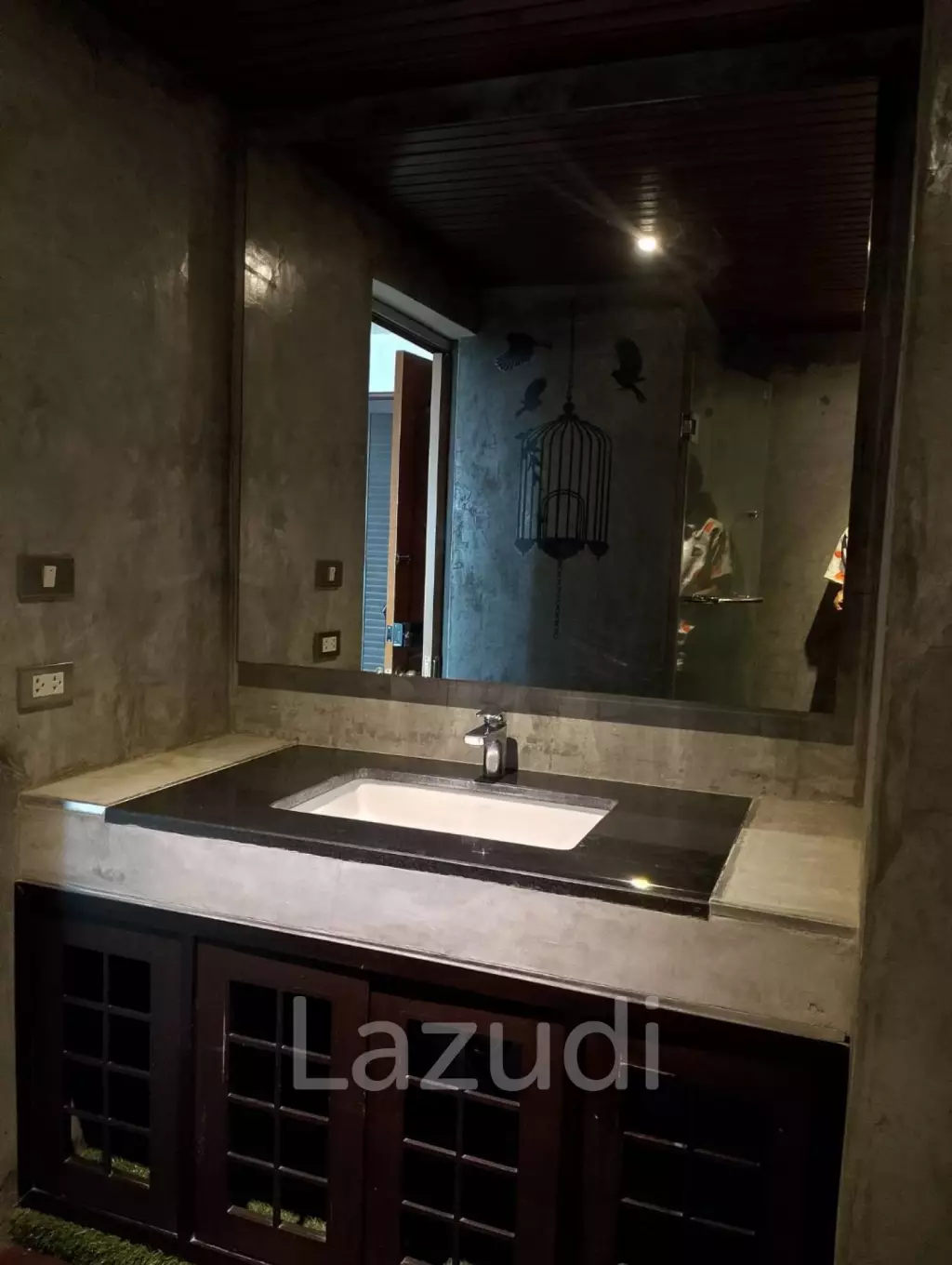 spacieous 1 bed 2 bath condo on 9th floor for sale