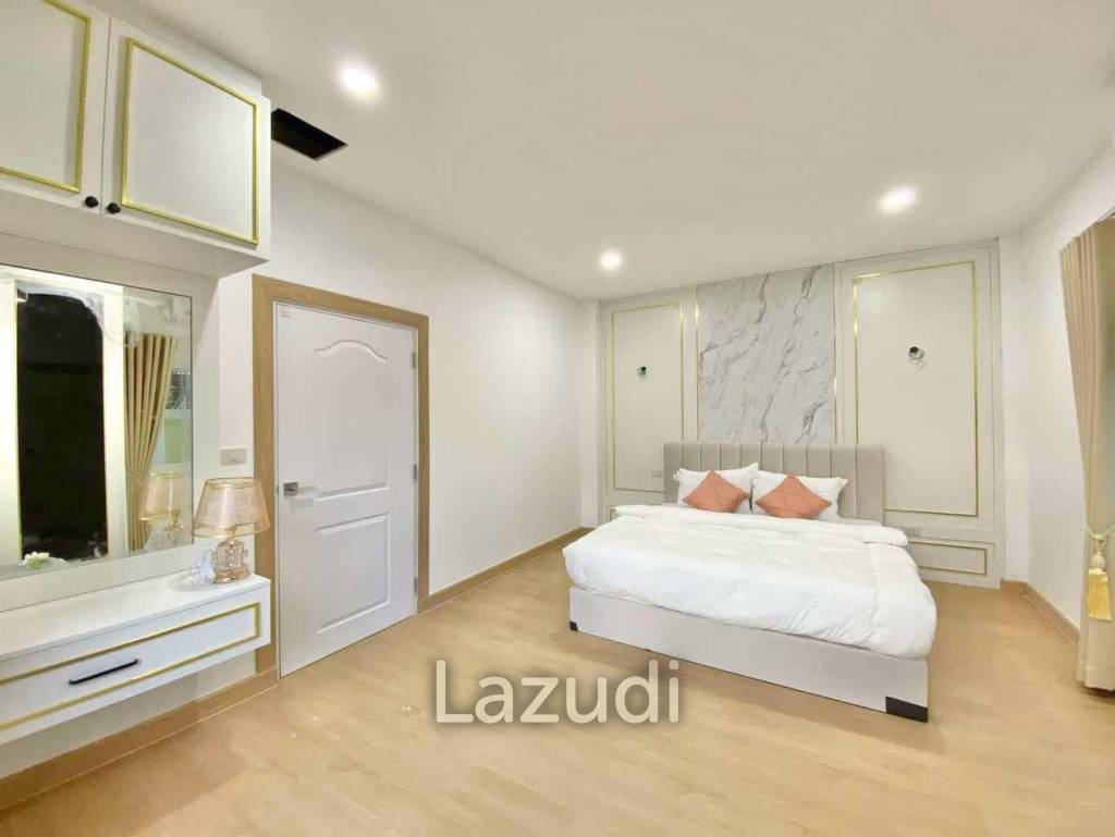 4 Beds 3 Baths 165 SQ.M. Baan Sirin Pattaya