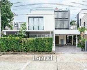 5 Bedroom Villa In Laguna Park For Rent